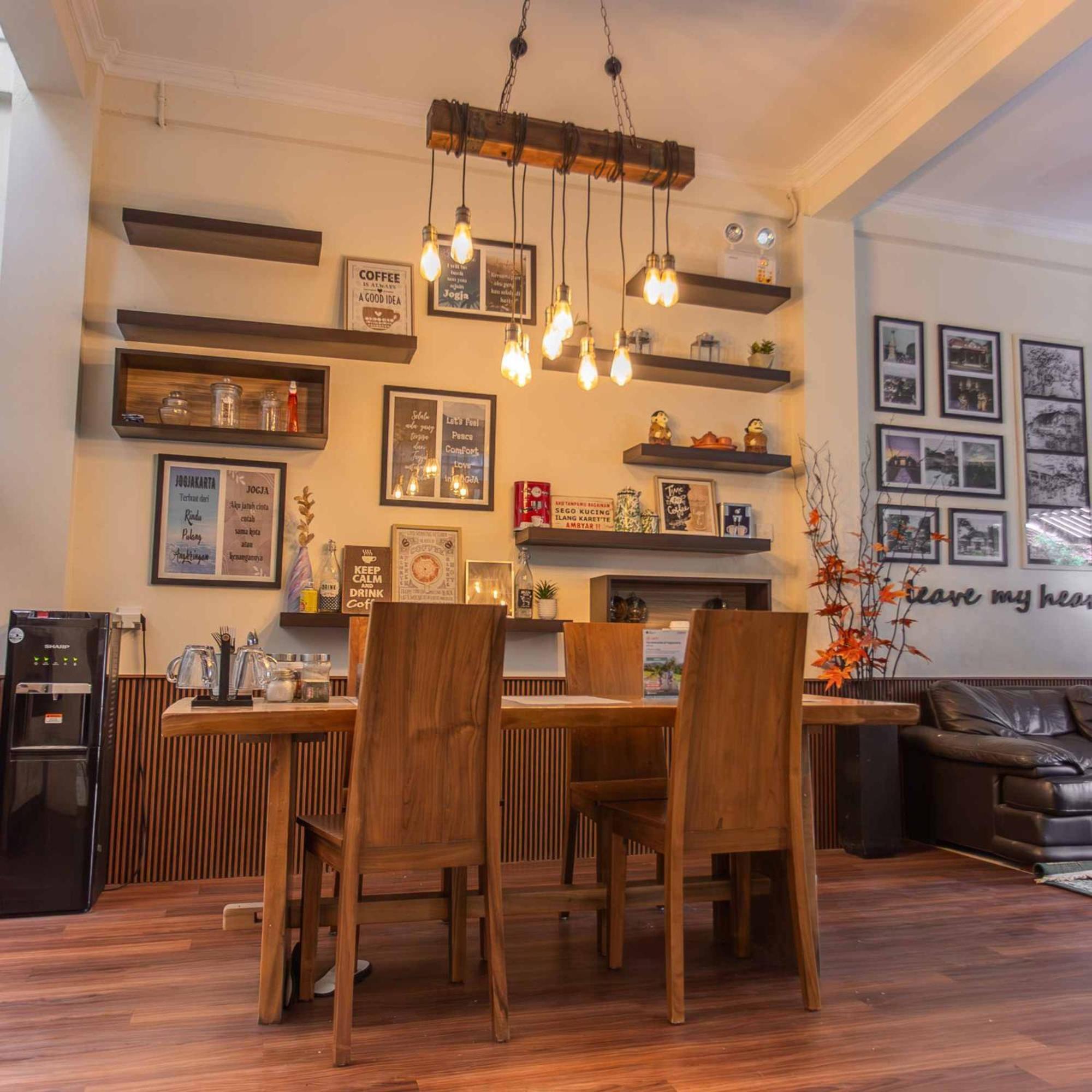 Inez Homestay Yogyakarta Exterior photo